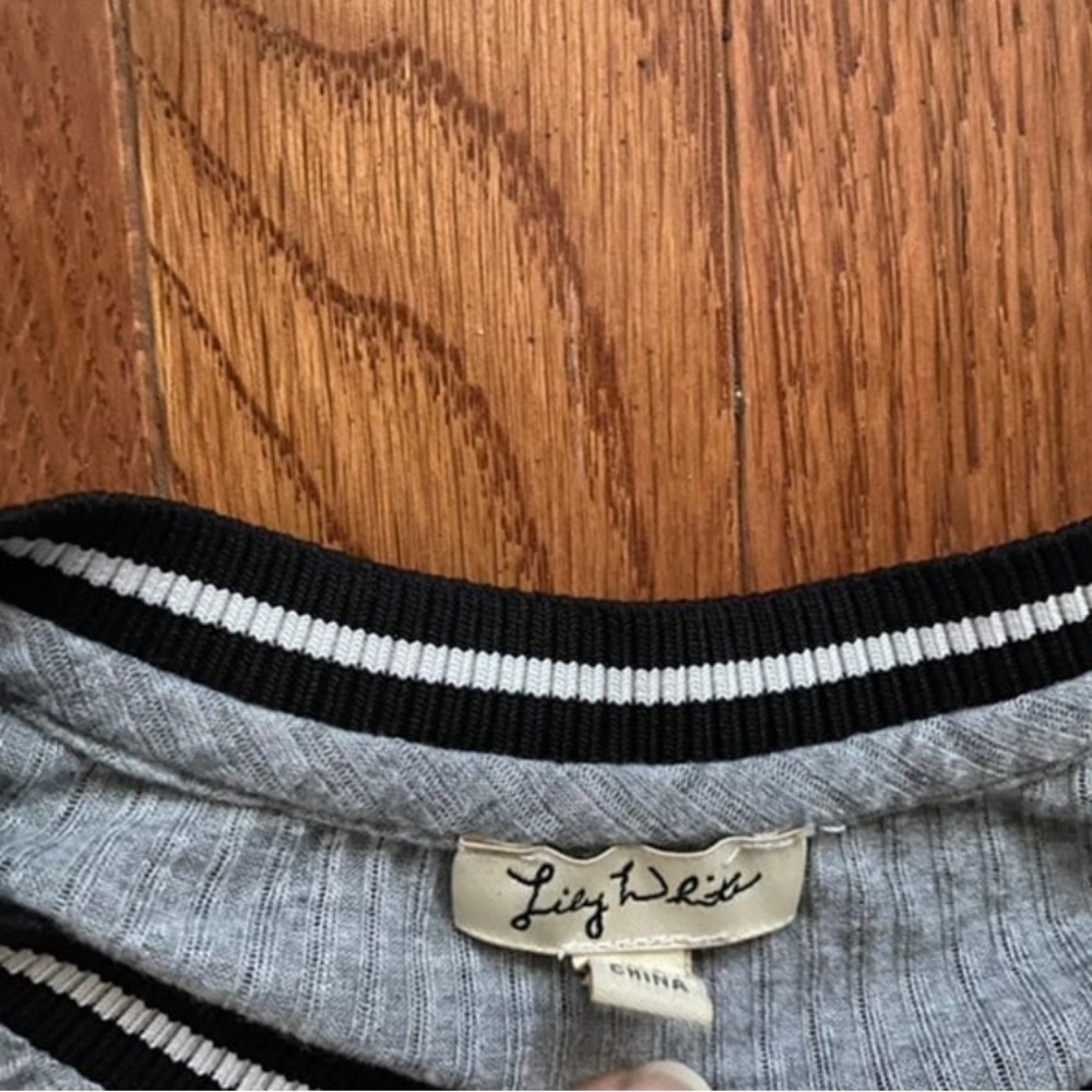 Gray Ribbed Tee - Picture 4 of 4